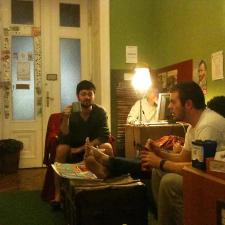 Made Hostal *